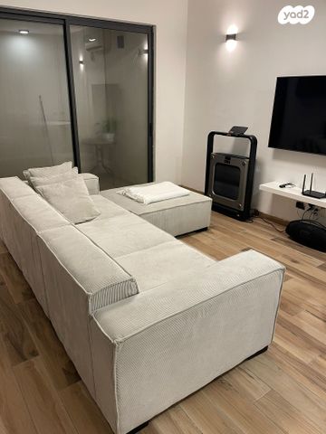 מרתף/ פרטר, הנרייטה סאלד 10, מתחם 19 - 20 (מתחם הפרחים), הוד השרון