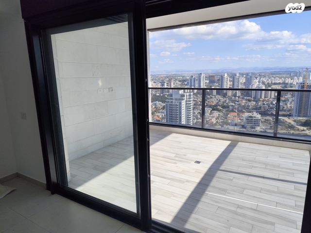 דירה, אמנון ליפקין שחק 6, נוף הטיילת, נתניה