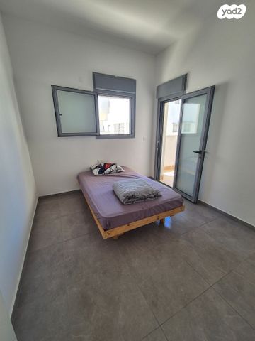 גג/ פנטהאוז, אלטנטורה 12, ג'סר א זרקא, ג'סר א זרקא