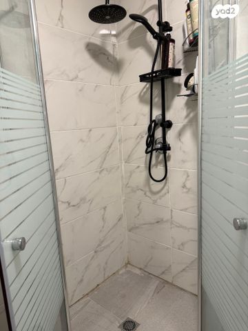 דירת גן, השיירה 1, בן עמי, בן עמי