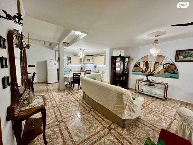 בית פרטי/ קוטג', הרב קוק 18, רובע ב', אשדוד