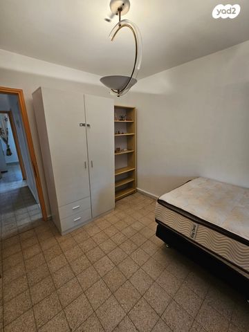 דירה, שדרות ירושלים 196, קרית שרת מזרח, חולון