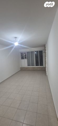 דירה, שדרות מונטיפיורי 18, ברנע, אשקלון