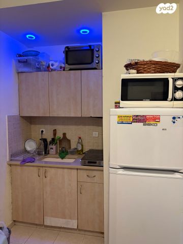 חיים עוזר 11