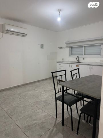 יחידת דיור, הרב אלימלך נויפלד 30, נאות גנים, נתניה