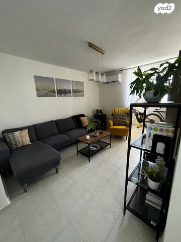 דירה, יצחק שמיר 18, שאר העיר, חצור הגלילית