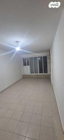 דירה, שדרות מונטיפיורי 18, ברנע, אשקלון