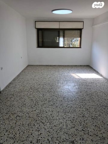 דירה, הרב עובדיה יוסף 36, מגדל אור, מגדל העמק