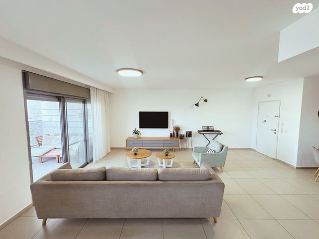 דירת גן, אלברט איינשטיין 13, פסגות אפק, ראש העין