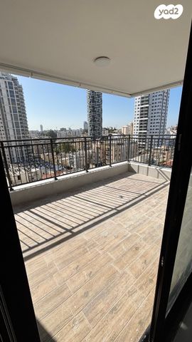 דירה, הפודים 30, נחלת גנים, רמת גן