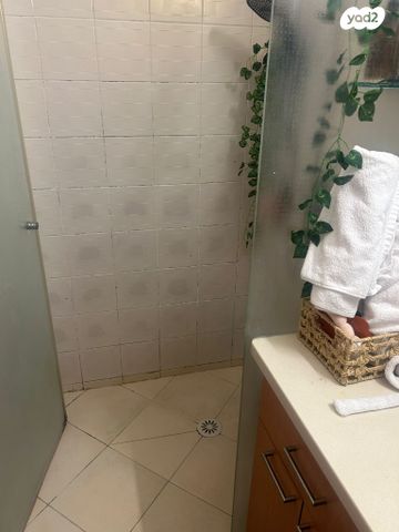 יחידת דיור, סיגלית 8, קרית קריניצי, רמת גן