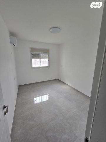 דירת גן, משה שרת 38, ברנע, אשקלון