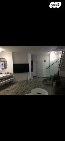 גג/ פנטהאוז, ההסתדרות 187, רסקו ב', חולון