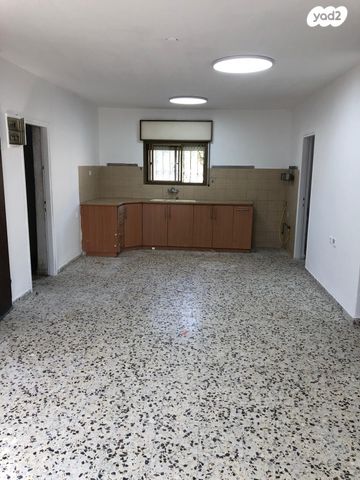 דירה, הרב עובדיה יוסף 36, מגדל אור, מגדל העמק