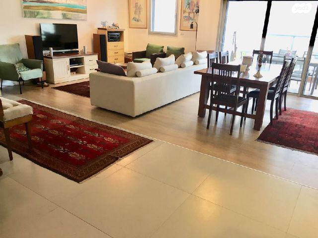 הגוש הגדול, רמת אביב החדשה, נופי ים