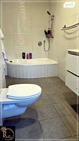 גג/ פנטהאוז, פרי מגדים, מגדים, מעלה אדומים