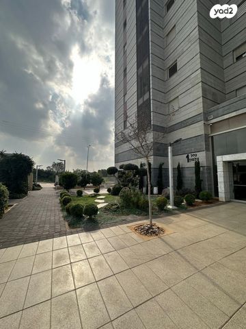 דירה, צור יצחק, צור יצחק