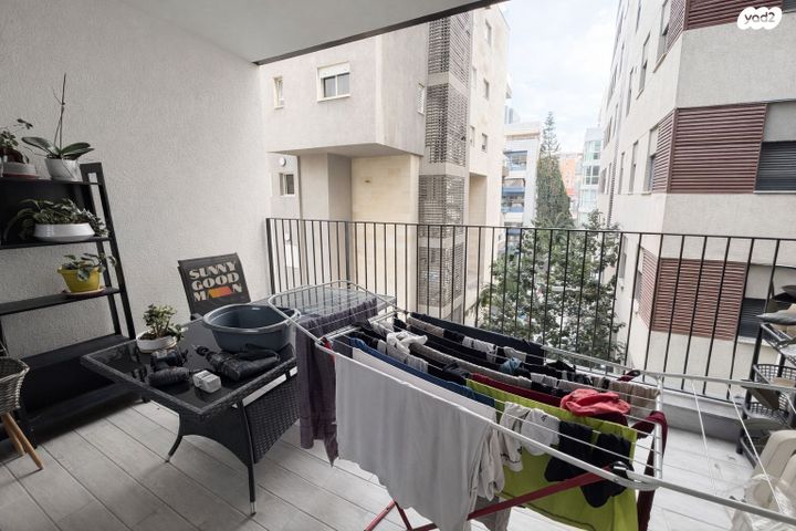 דירה, יואב, חרוזים, רמת גן