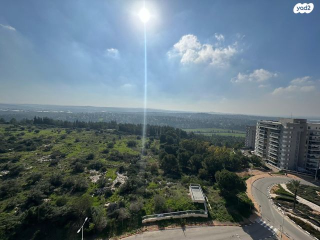 דירה, צור יצחק, צור יצחק