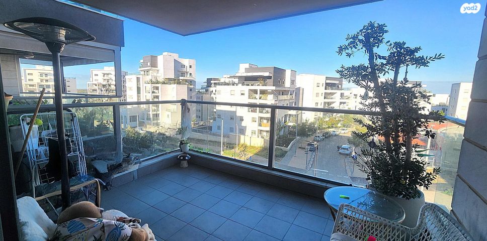 דירה, חיים הרצוג, מורשת, מודיעין מכבים רעות