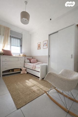 דירה, צור יצחק, צור יצחק