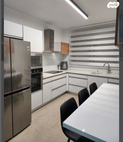 דירה, אבני חושן 28, אבני חן, מודיעין מכבים רעות