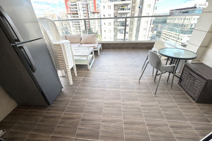 דירה, דרך העצמאות 31, ליבת העיר, יהוד מונוסון