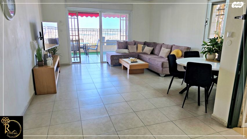 דירת גן, הרכס, נופי סלע, מעלה אדומים