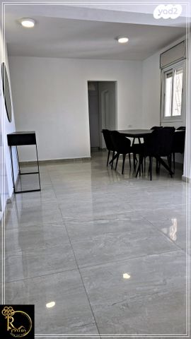 גג/ פנטהאוז, פרי מגדים, מגדים, מעלה אדומים