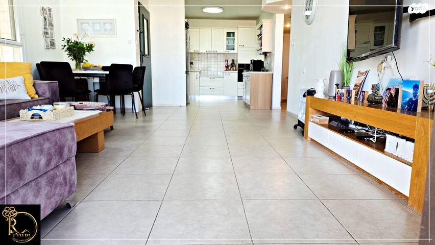 דירת גן, הרכס, נופי סלע, מעלה אדומים