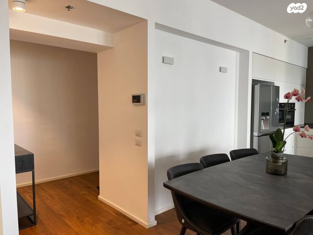 דירה, דרך מנחם בגין 144, תל אביב יפו