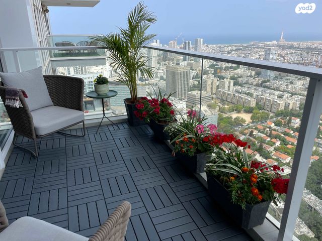 דרך מנחם בגין 144