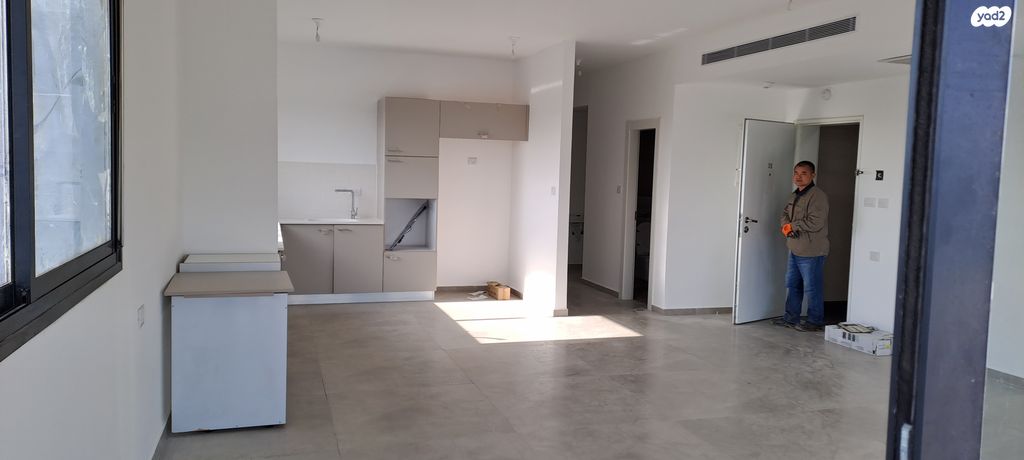 גג/ פנטהאוז, שבט זבולון, אחיסמך, לוד