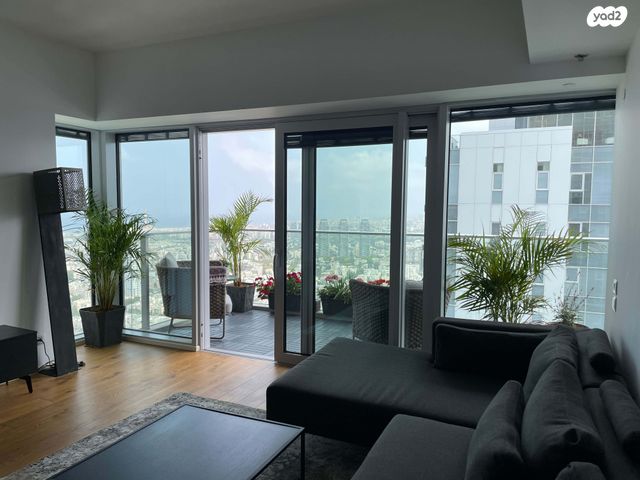 דירה, דרך מנחם בגין 144, תל אביב יפו