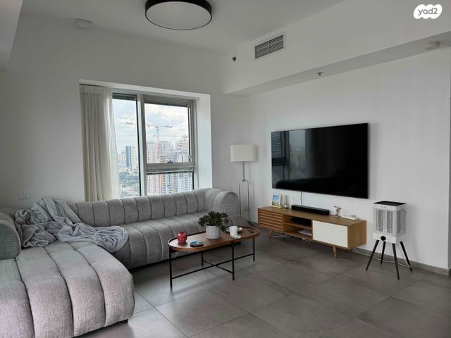 דירה, דרך מנחם בגין 150, תל אביב יפו