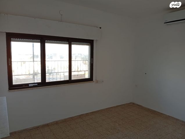 דירה, א.י. שחראי, בית וגן, ירושלים