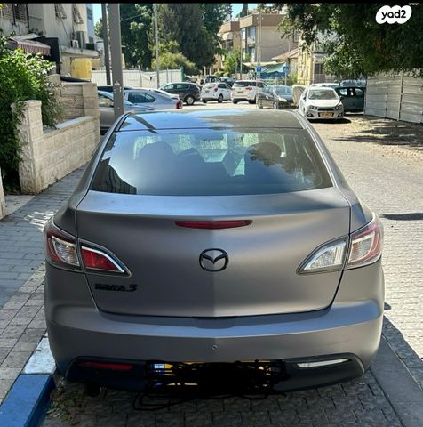 מודעת רכב מאזדה 3