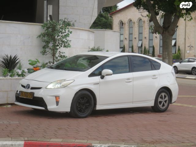 מודעת רכב טויוטה פריוס