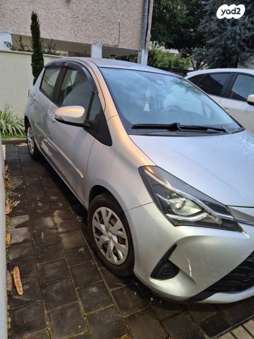 טויוטה יאריס