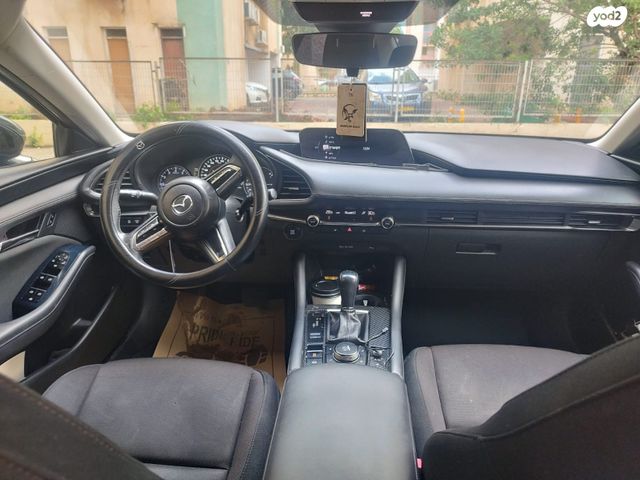 מודעת רכב מאזדה 3