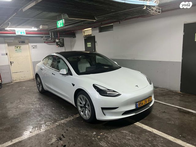 מודעת רכב טסלה מודל 3