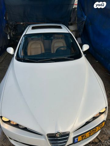 מודעת רכב אלפא רומיאו 159