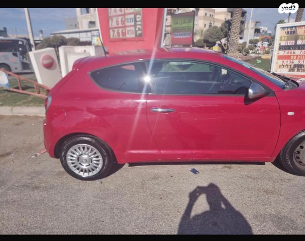 מודעת רכב אלפא רומיאו מיטו