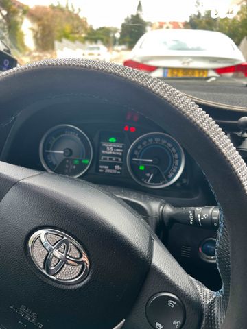 מודעת רכב טויוטה אוריס