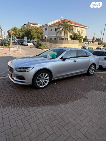 וולוו S90
