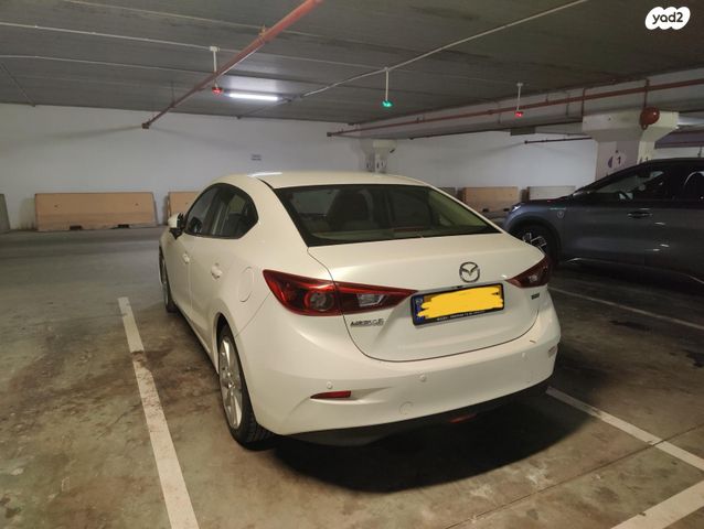 מודעת רכב מאזדה 3