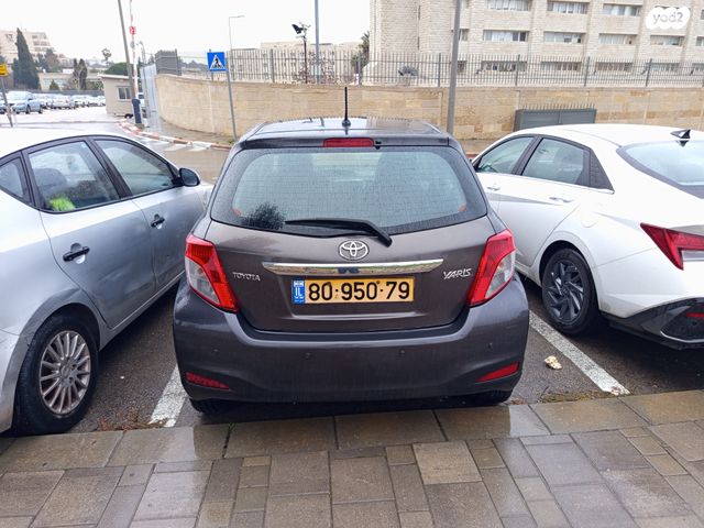 טויוטה יאריס