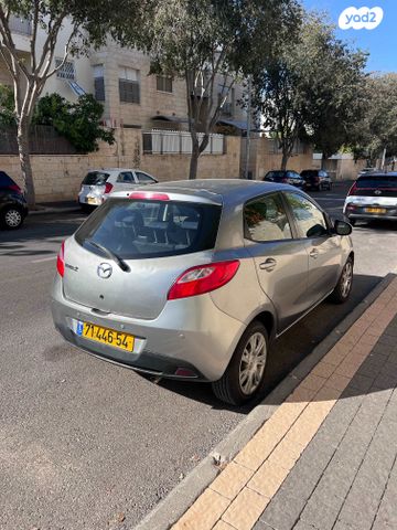 מודעת רכב מאזדה 2