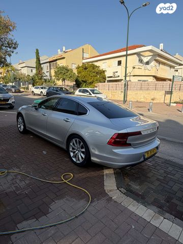 וולוו S90