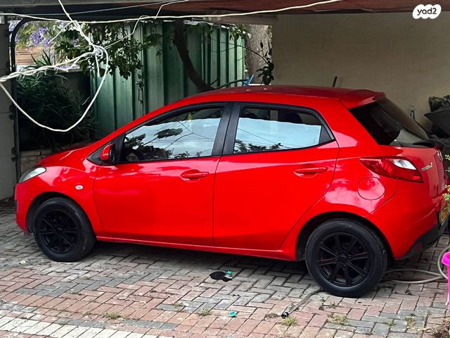 מודעת רכב מאזדה 2